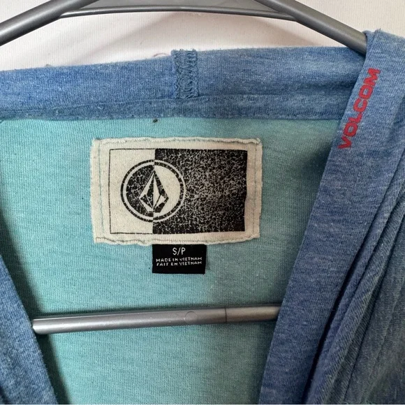 Volcom shirt long sleeve surfer 🏄‍♂️ beach Blue and Teal Hoodie with Red Detail - Picture 6 of 8